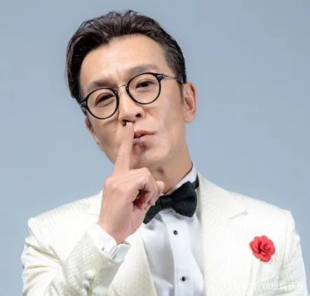 李咏逝世33天后,哈文更新微博只发了一个字,所有人都哭了,她说了什么?
