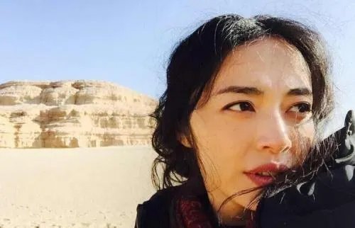 谁凭借《都挺好》获得亚洲内容奖“最佳女演员”？