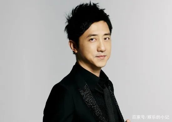 他是毁掉庾澄庆家庭的真凶,殴打伊能静,如今还是一个人生活,他是谁?