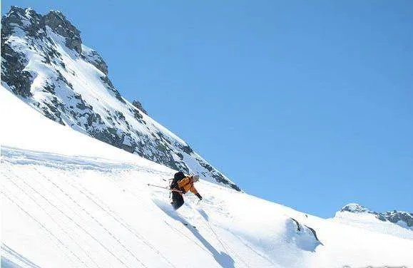 阿尔卑斯发生雪崩 你滑雪中遇到的有趣事情有哪些？
