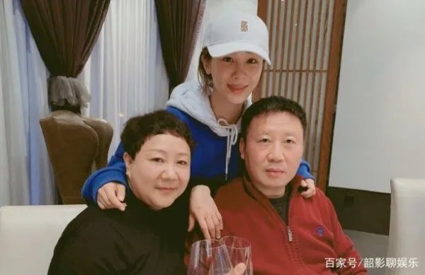 杨紫的父母是圈内人吗?杨紫的母亲原来是《甄嬛传》中的她,她是谁?