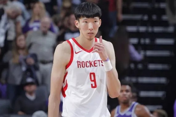 如何看待周琦拒绝回归CBA新疆队，选择参加欧洲联赛?