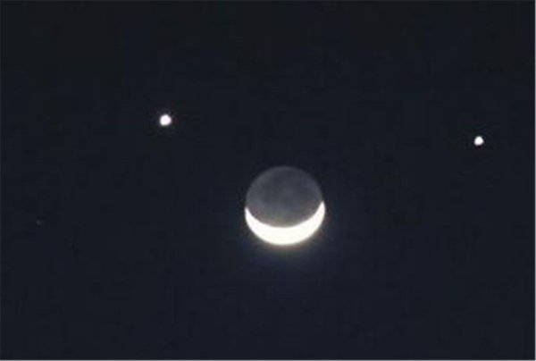 双星伴月连续两晚出现是怎么回事?