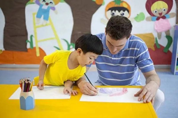 英语外教一对一价格一般是多少钱一年
