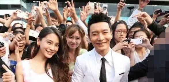 黄晓明当年为什么突然和杨颖公开恋情?