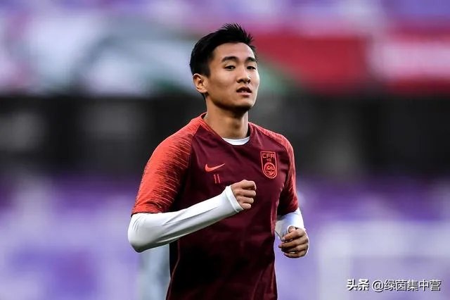 国足今天下午能不能踢赢中国香港?为什么?