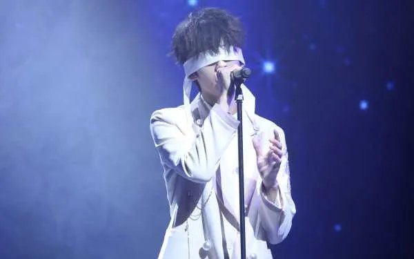 何洛洛回复王艺瑾,发生了什么事?