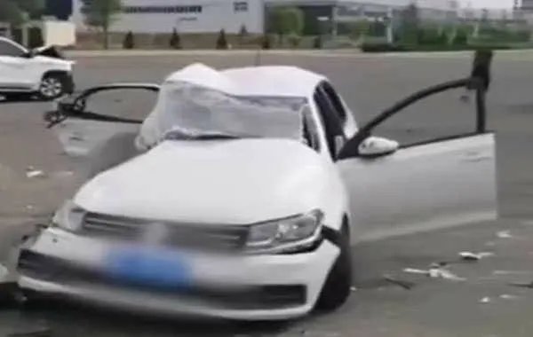 教练出车祸2名学员身亡事件,交警大队是如何回应的?