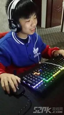 《英雄联盟LOL》熊猫TV12岁主播介绍 电一王者1000点