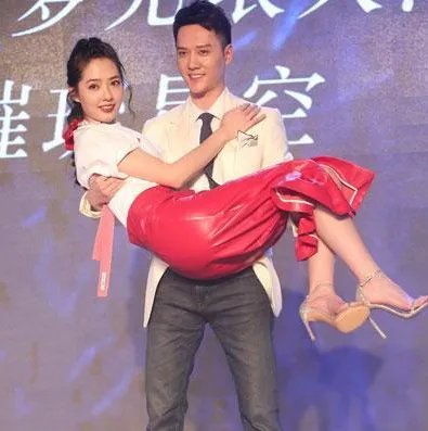 冯绍峰的前女友都有谁?