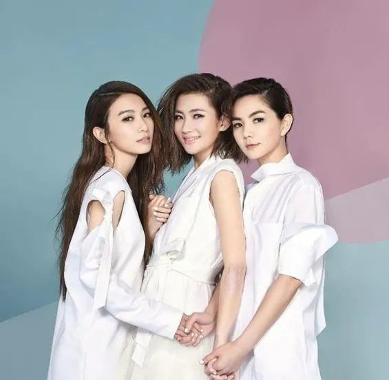 Selina当年离婚的真相是什么?