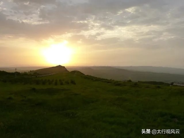 八月初去草原天路穿什么衣服？