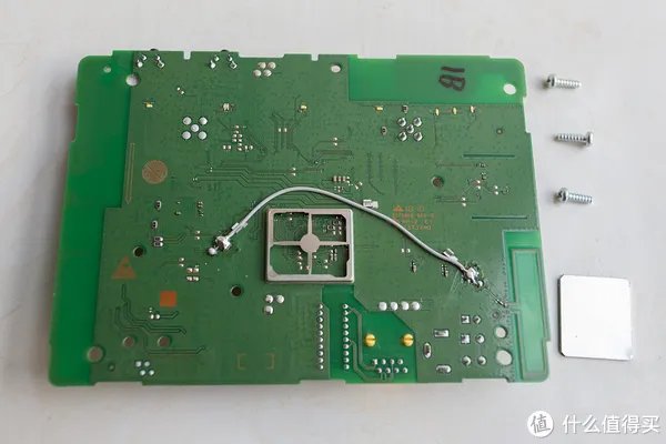 免布线畅享自由:华为4G路由2 全4G无线路由 拆解测评