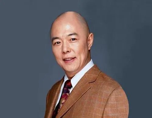 张铁林被曝感染新冠,经纪人辟谣从未离京,又秒删发帖让人忧,你怎么看?