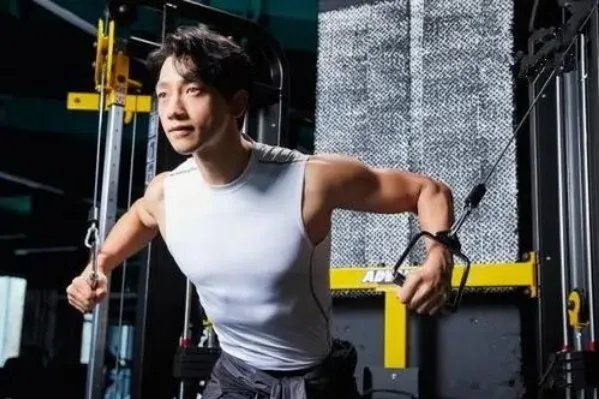 亚洲天王Rain暴瘦20斤,他经历了什么?