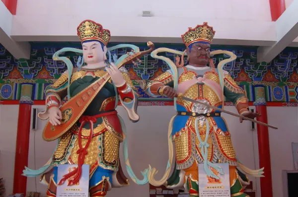 佛教四大天王踩的小人是谁,他们有何来历?