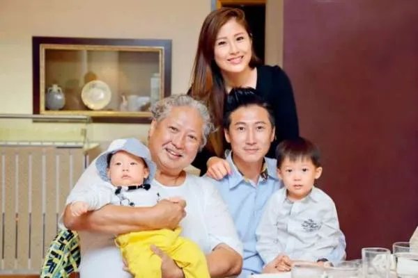 因看不上洪金宝儿子让徐子淇嫁给李家诚,但洪家才是深藏不漏,你怎么看?