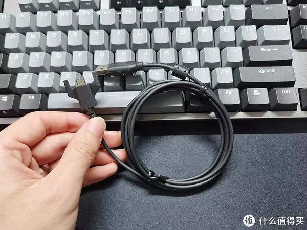 能HOLD住的都是王者，罗技（Logitech）GPW二代目之猛男粉上手体验