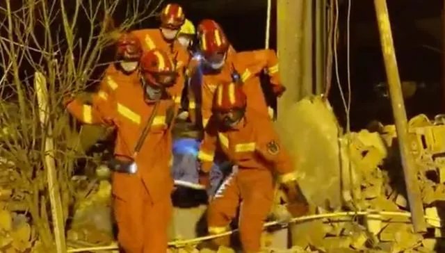 浙江一油罐车发生爆炸,已造成4人死亡50多人受伤,怎么回事?