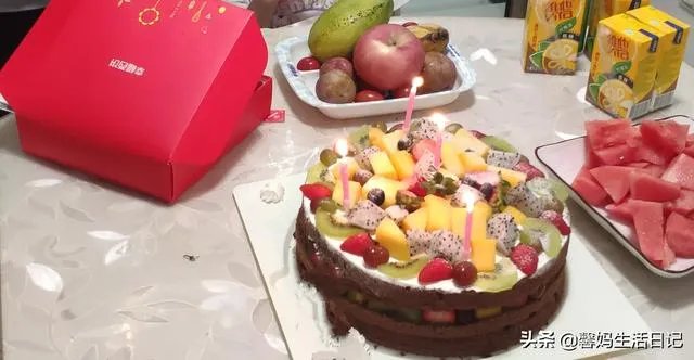 打算在网上订蛋糕，选择哪个蛋糕店，会比较好，求推荐？