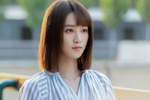 蓝盈莹回应从北京人艺辞职,怎么看待这件事?