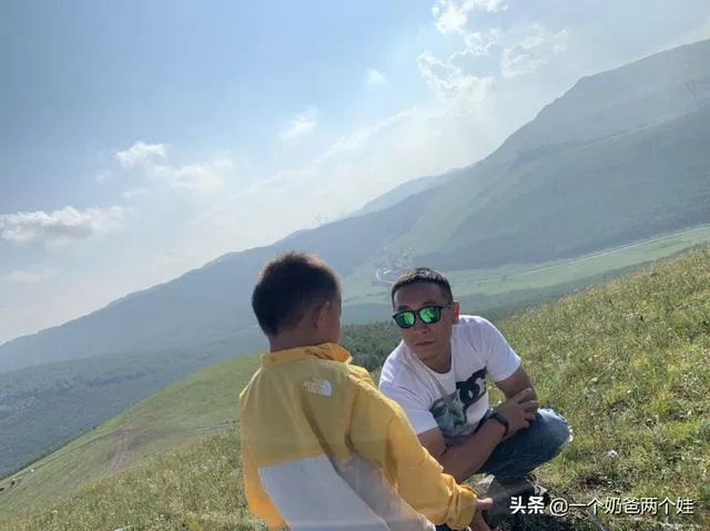 八月初去草原天路穿什么衣服?