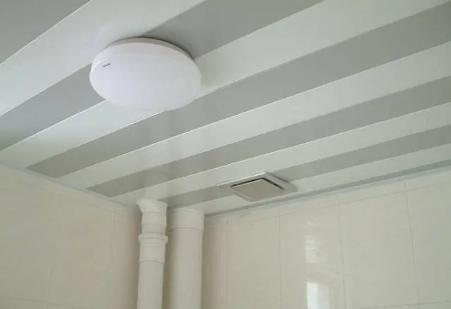 卫生间光线不足,通风差、除湿难怎么办?