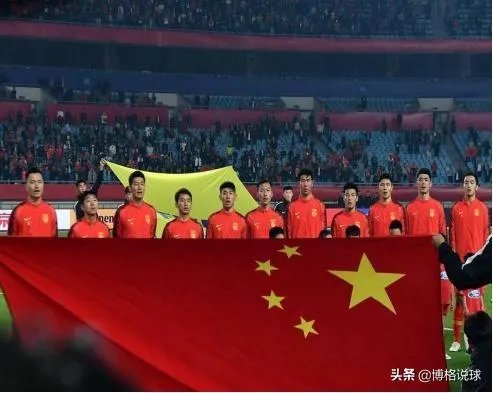 “恒大拿再多冠军有啥用?中国足球也上不去啊”!恒大在这时候出现是走了好运还是霉运?