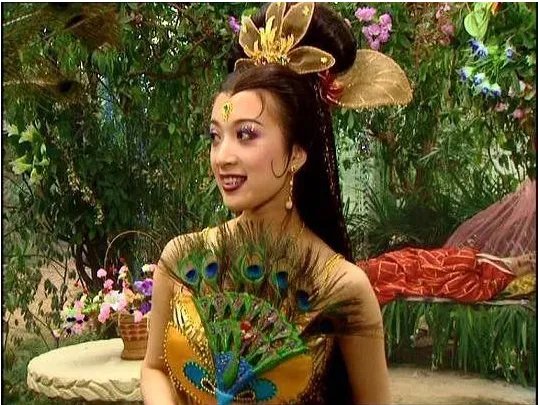 金巧巧儿子周岁宴现场为何很惊人？