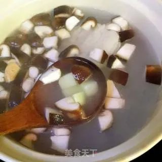 五花肉酱汤