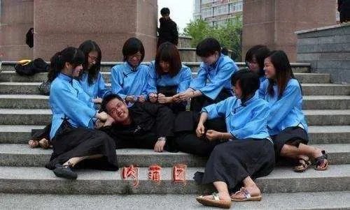 可以分享一下你见过怎样惊艳的毕业照？