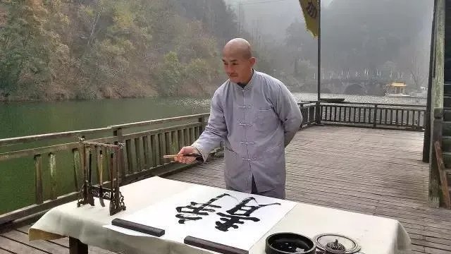 一龙惨遭西提猜KO,中华武林是否已无人可敌这位泰拳王?