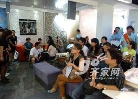 玛堡壁纸落户武昌金盛 开业现场异常火爆