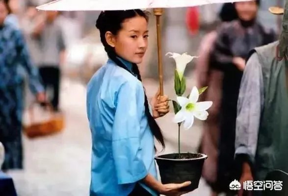 和董洁相比，新版冷清秋北影校花的颜值你觉得怎么样？