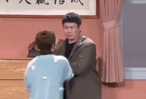 虎年春晚上马丽说错台词,沈腾机智救场,沈腾是怎么说的?