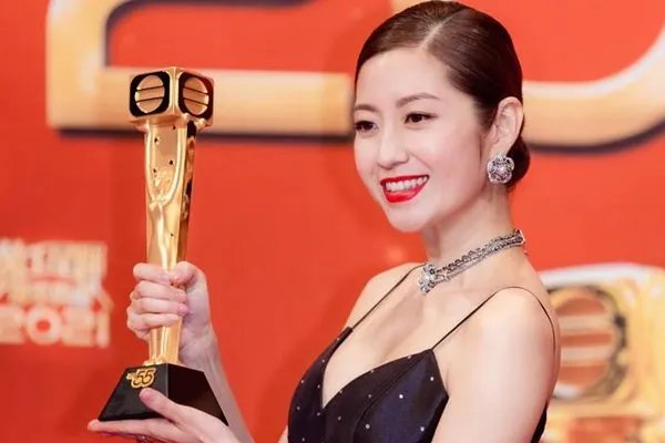 陈自瑶获TVB最佳女配角,这一奖项对于她来说是一种怎样的荣誉?