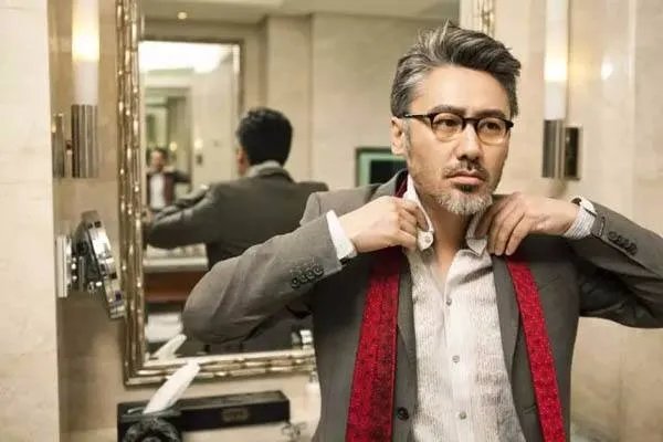 吴秀波现身拍戏现场心情大好,他已经已经走出阴影了吗?