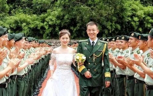 江西一男子破坏军婚被批捕,他将面临什么惩罚?