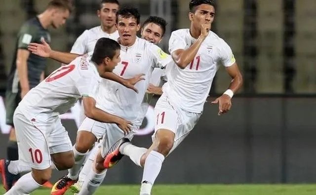 亚足联盛赞伊朗U17世界杯4-0狂胜德国,国足还能成为对手吗?