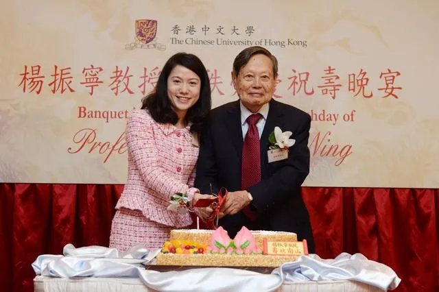 如何评价爷孙恋？年龄差那么多，是真爱吗？