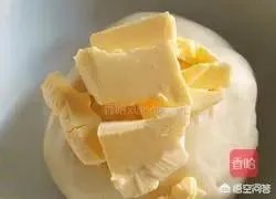 外面有一层薄皮、里面有夹心,然后两边还有肉松的一种面包,是什么面包呢?怎么做比较好吃,特别想吃?