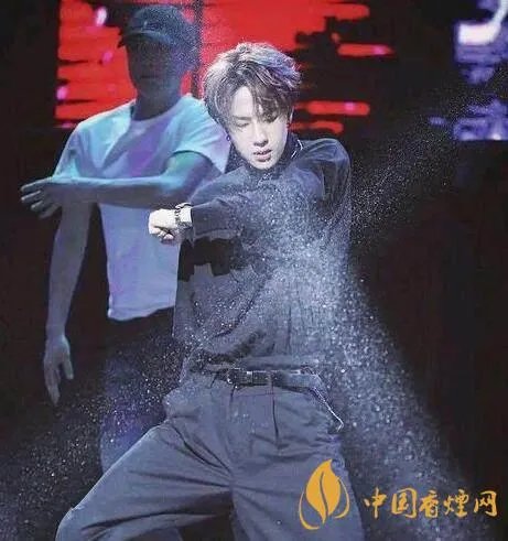 杨迪妈妈把沈腾认成王一博 原来沈腾和王一博也撞脸