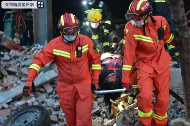浙江一油罐车发生爆炸,已造成4人死亡50多人受伤,怎么回事?