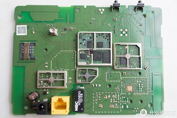 免布线畅享自由:华为4G路由2 全4G无线路由 拆解测评