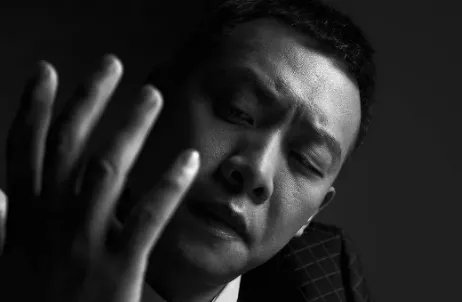 张译获最佳男主角，问：打败吴京拿到影帝开心吗？高智商回答太赞，咋说的？