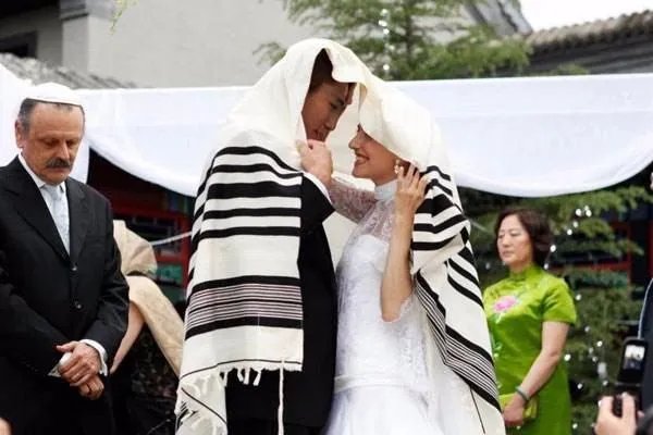 刘烨结婚十年，为何他的妻子衰老的很明显？