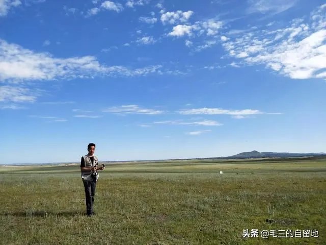 八月初去草原天路穿什么衣服?