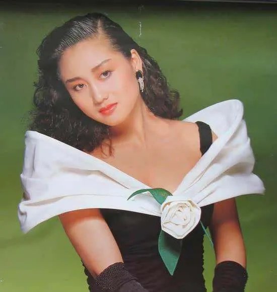 利智为何不做赌王五太?“吊”了李连杰10年才肯嫁,背后有什么秘密?