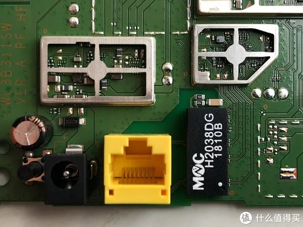 免布线畅享自由:华为4G路由2 全4G无线路由 拆解测评