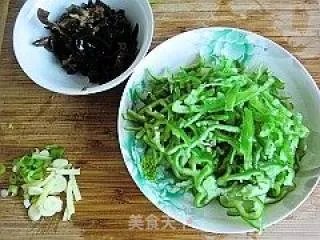 简单家常菜---青椒炒肉丝